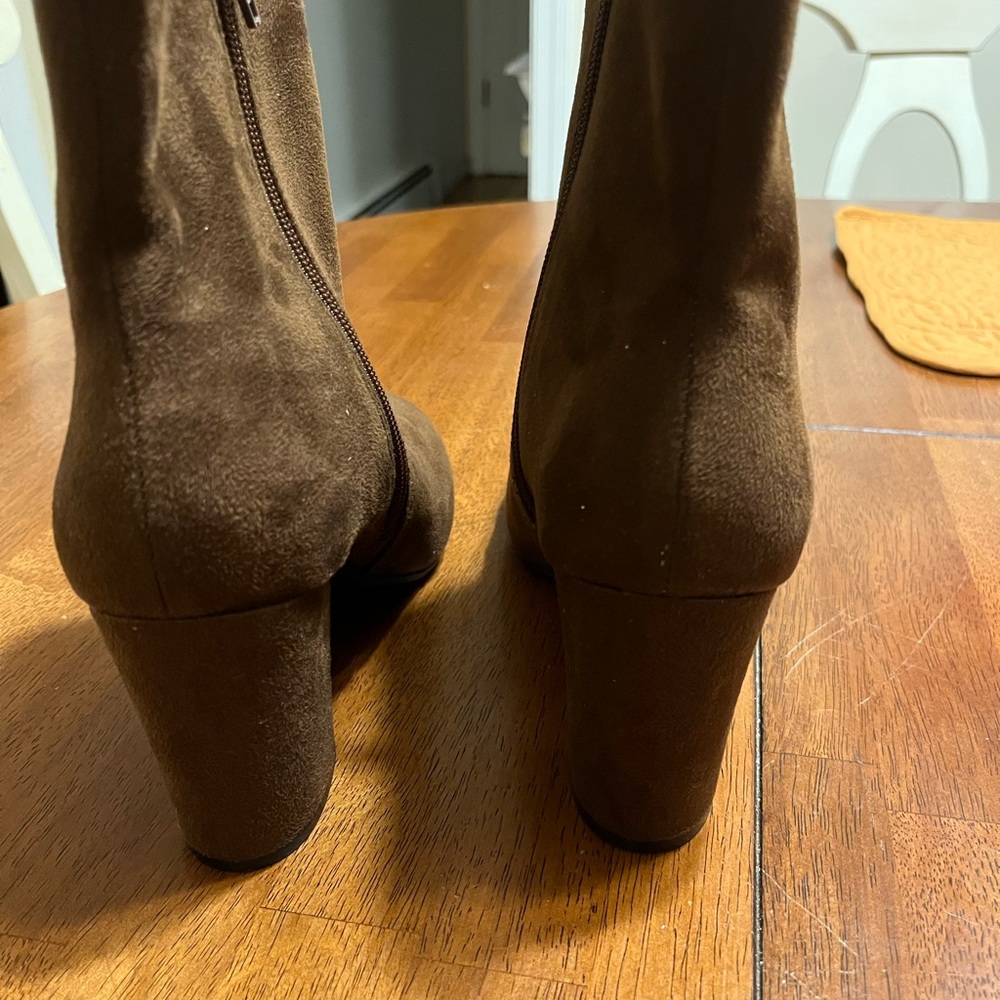 NWOT Christian Siriano brown boots - Picture 5 of 7